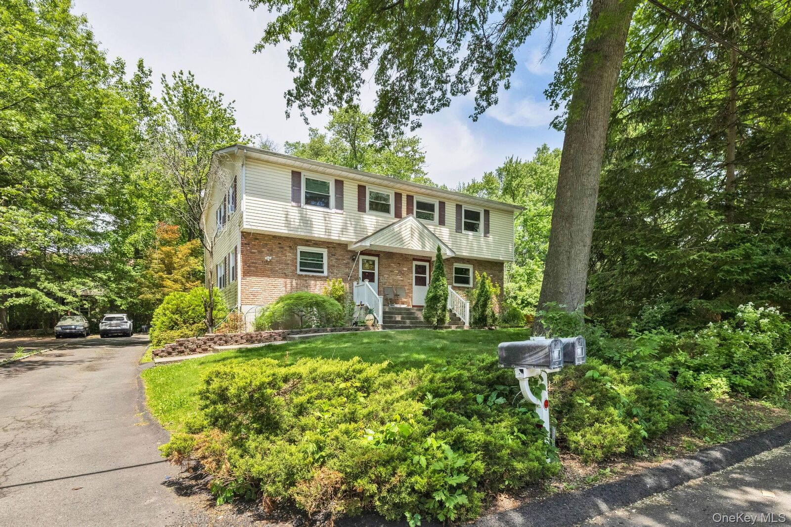 Property Photo:  29-31 Fisher Avenue 31  NY 10920 