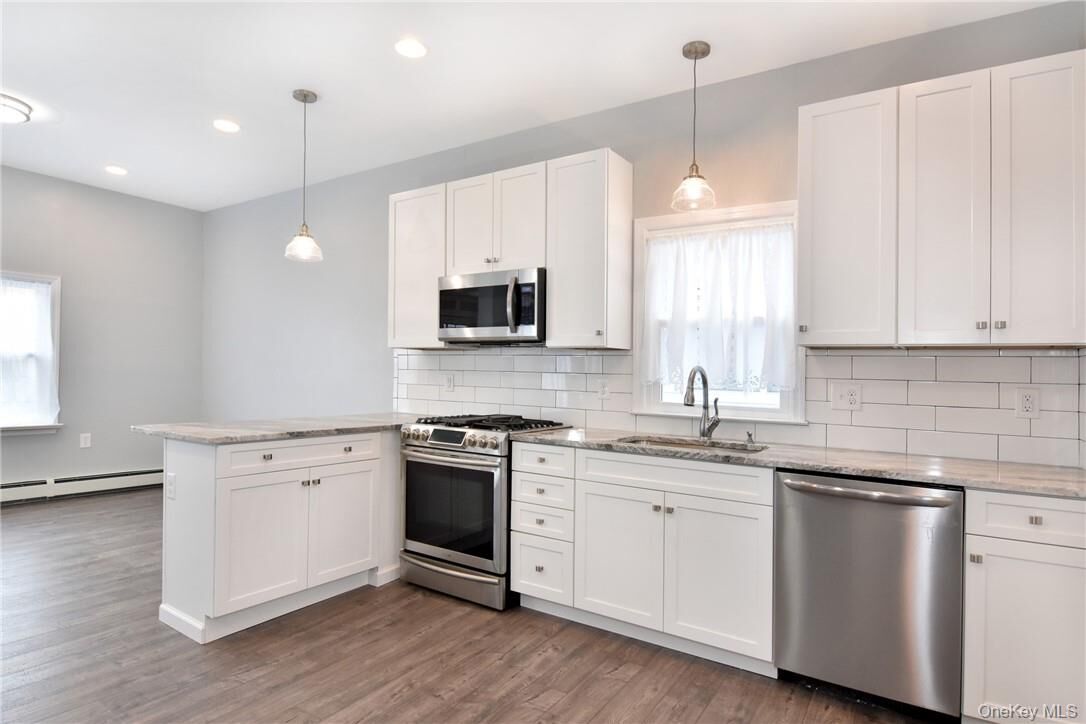 Property Photo:  213 Ashford Avenue  NY 10522 