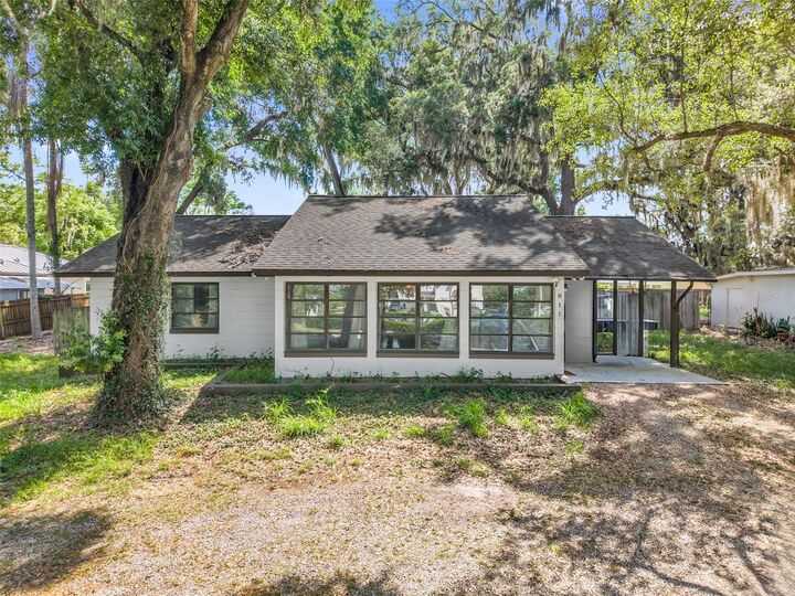 Property Photo:  811 Main Street  FL 34786 