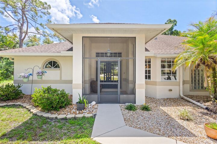 Property Photo: 6534 Dunbarton Street FL 34291