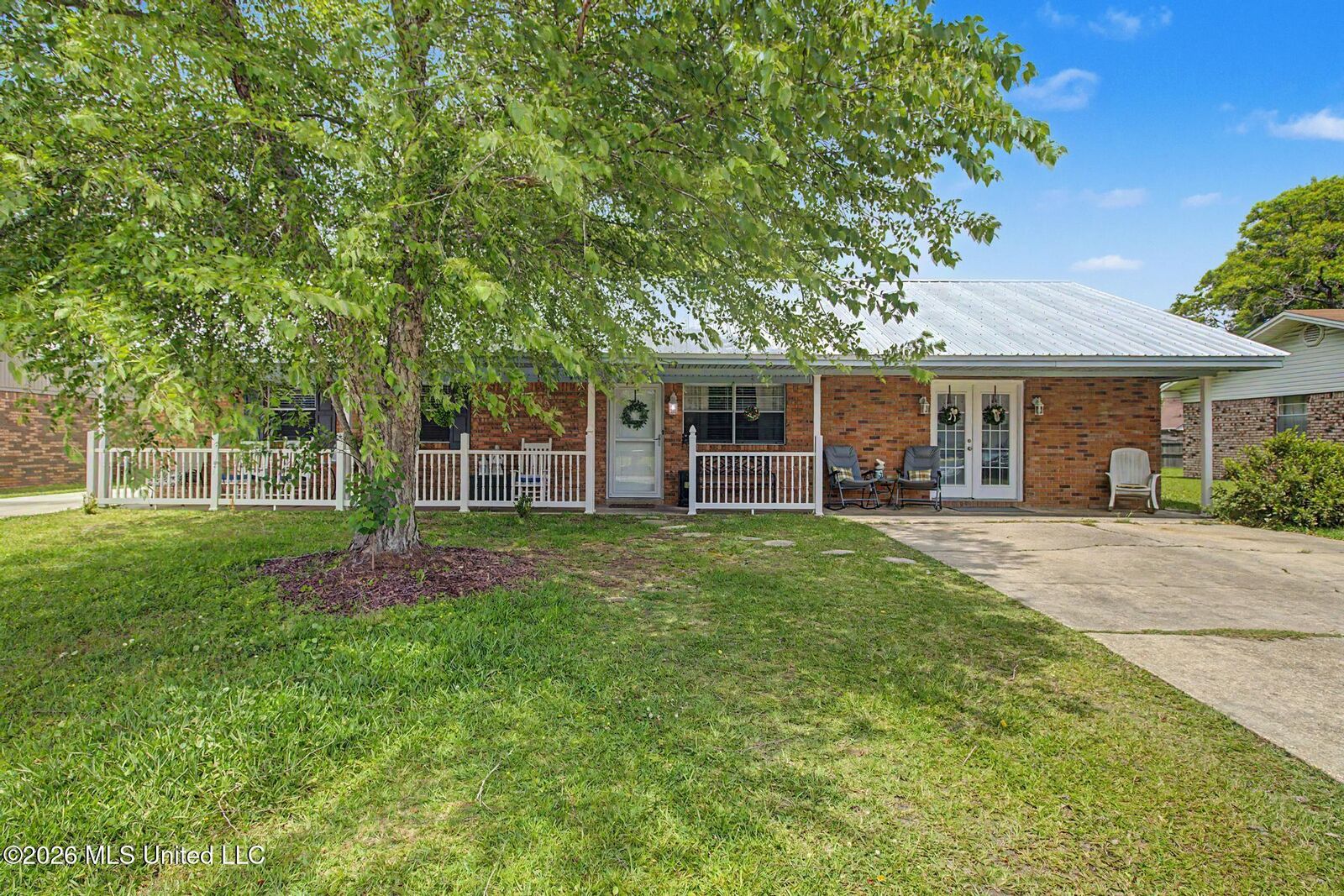 Property Photo:  835 Lakewood Place  MS 39532 