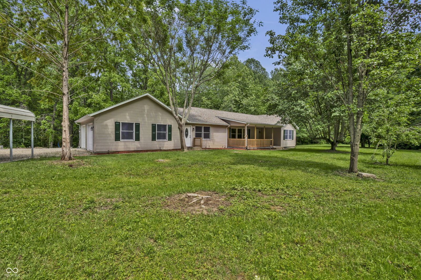 Property Photo: 9460 S County Road 550 W IN 47270