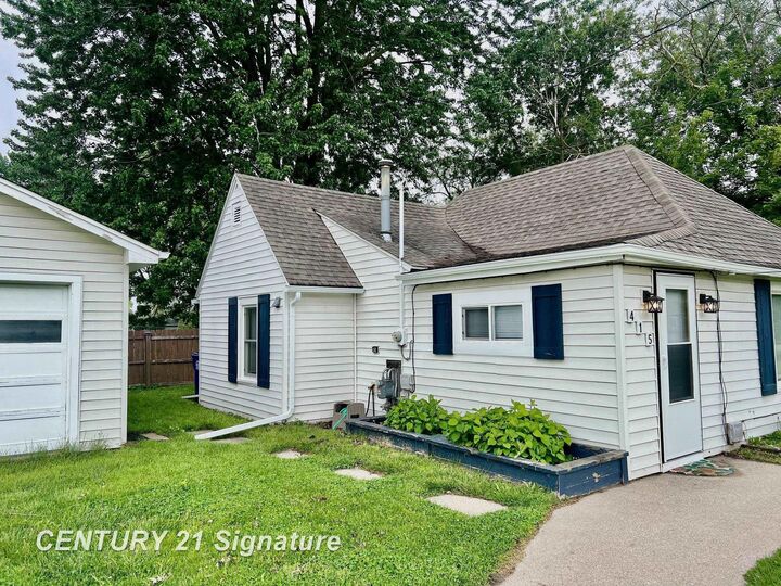 Property Photo:  415 Hickory Street  MI 48724 