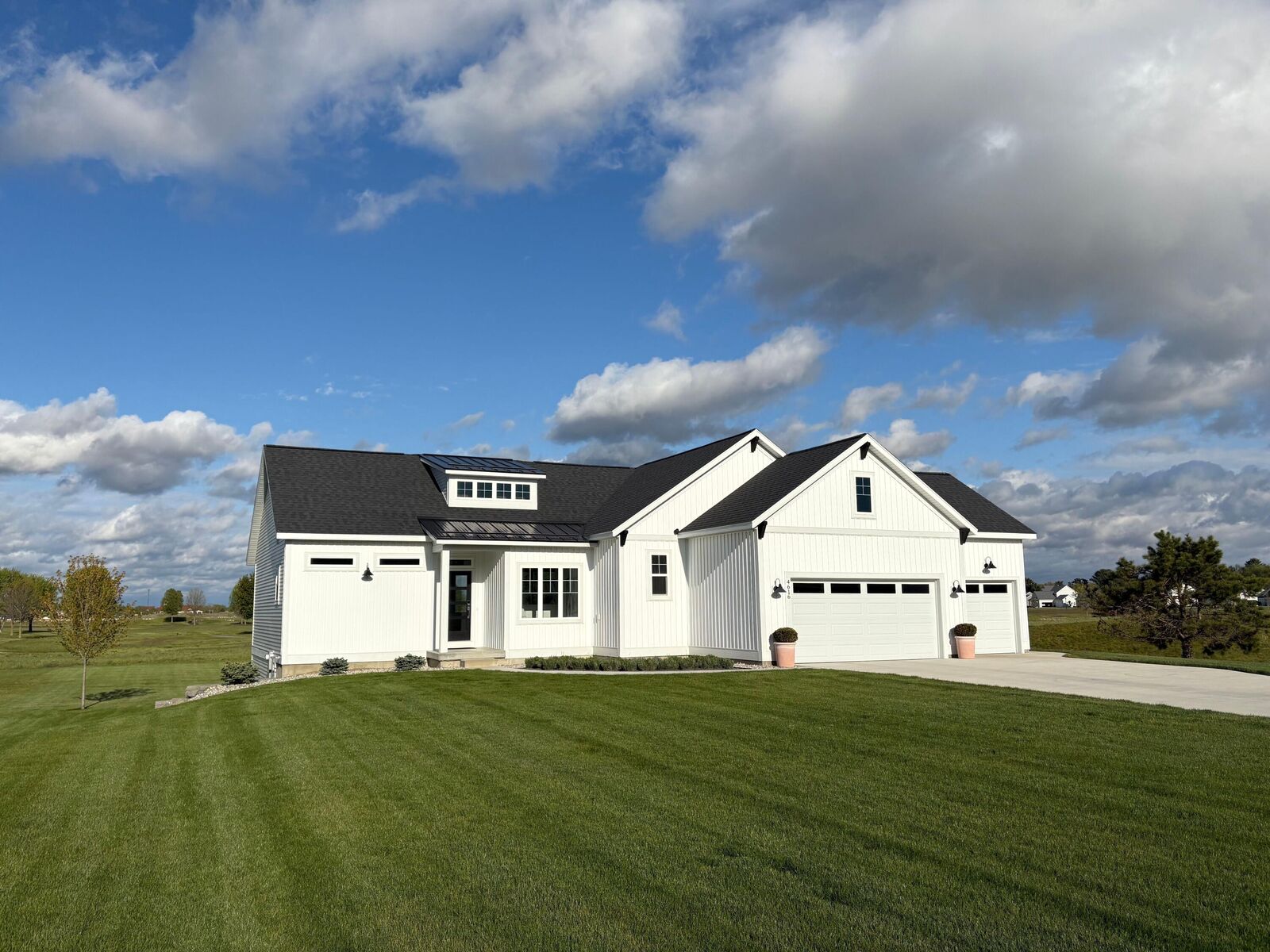 Property Photo:  4616 Harkemas Creek Drive  MI 49424 