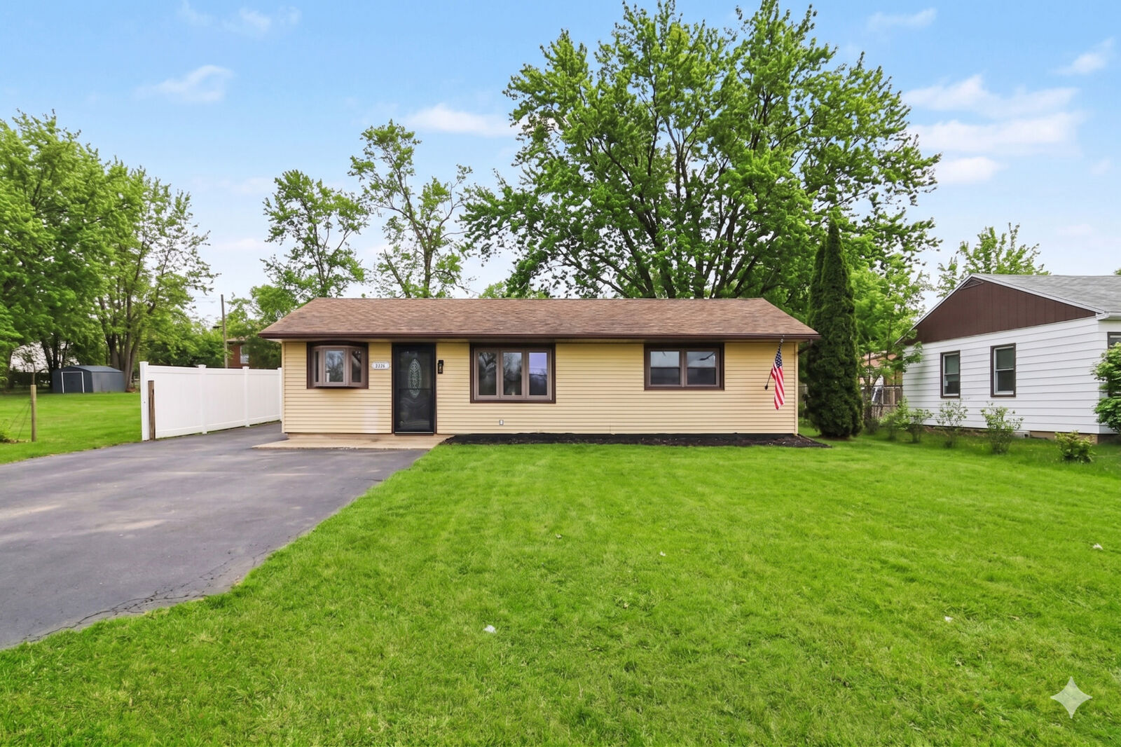 Property Photo:  629 Thornton Street  IL 60441 