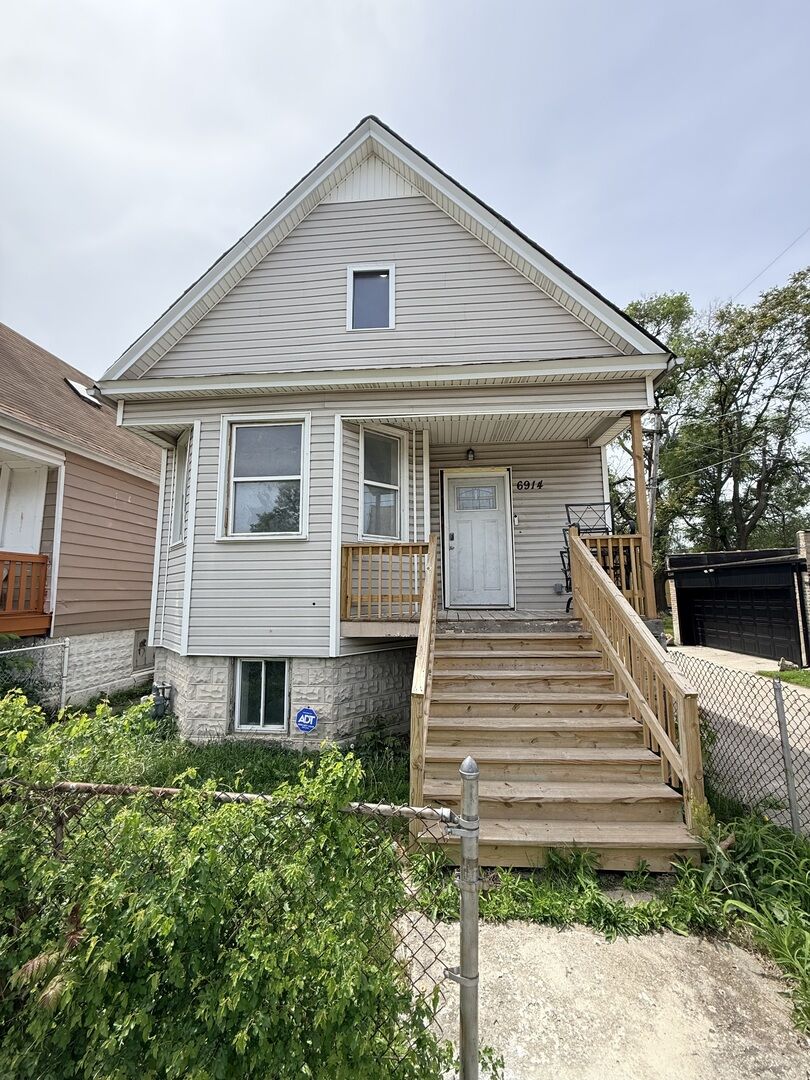 Property Photo: 6914 S Winchester Avenue IL 60636