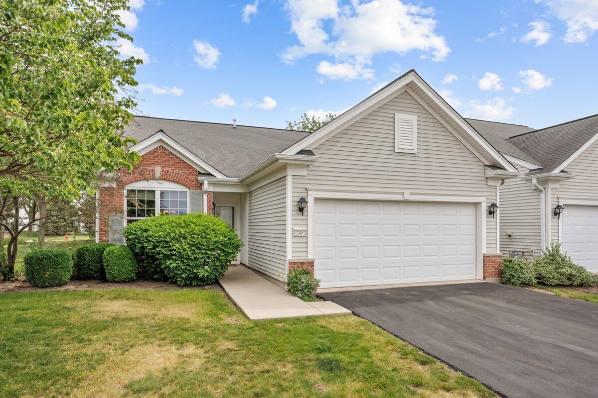 Property Photo: 12452 Wedgemere Drive IL 60142