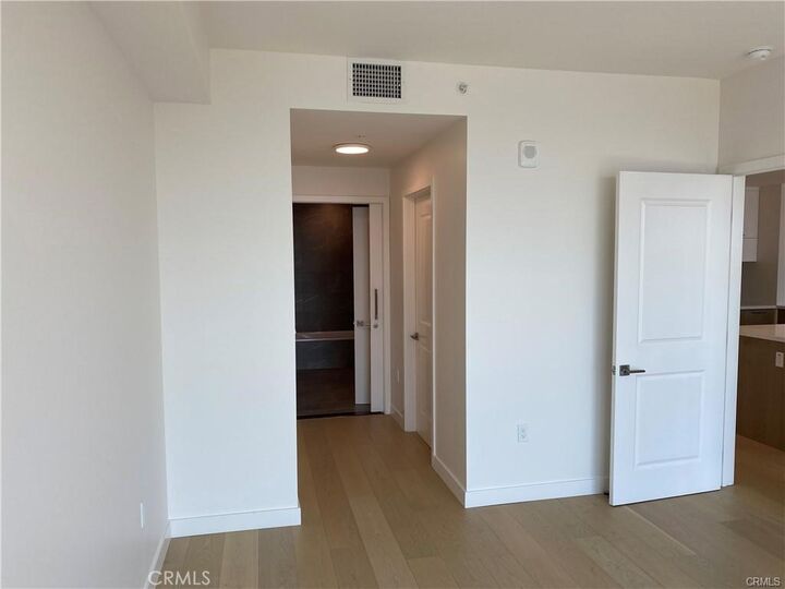 Property Photo:  400 S Broadway  CA 90013 