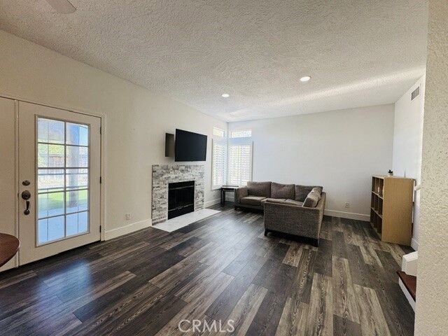 Property Photo:  39779 Oak Cliff Drive  CA 92591 