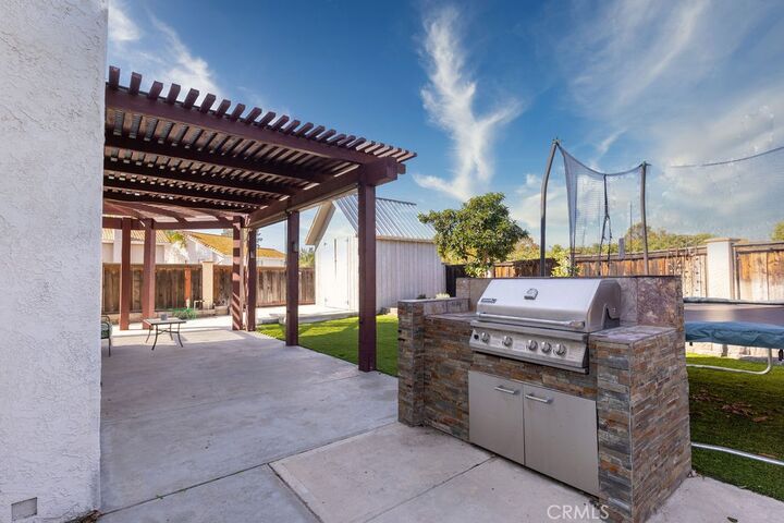 Property Photo:  39779 Oak Cliff Drive  CA 92591 