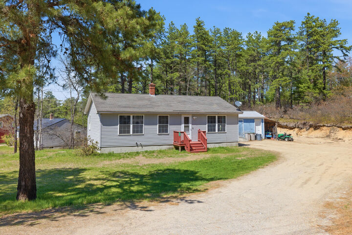 Property Photo:  29 Ridge Road  ME 04076 
