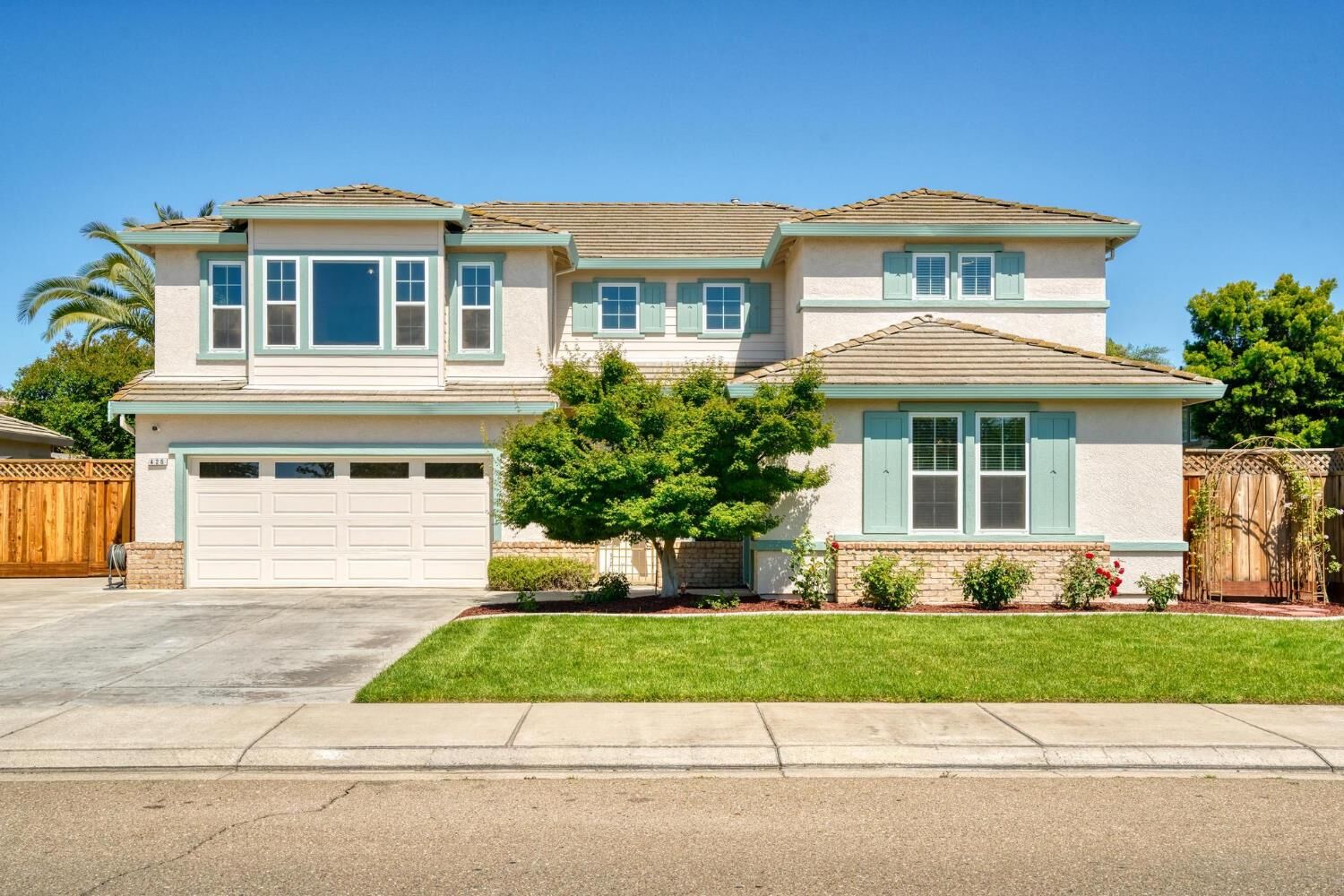 Property Photo:  426 S Highland Avenue  CA 95366 