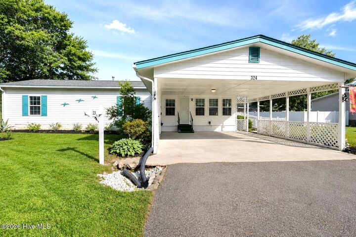 Property Photo:  324 Cypress Avenue  NC 28445 