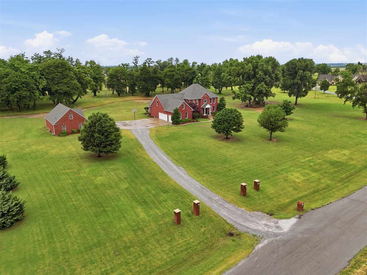 Property Photo:  272 S Longwood  OK 74604 