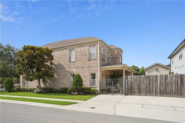 Property Photo:  307 Bath Street  LA 70001 