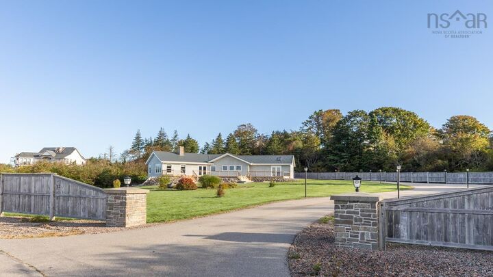 52 Captain Landers Court — photo 1