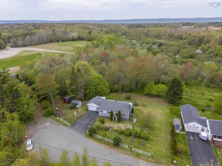 Property Photo: 2663 Lovett Road NS B4R 1A5