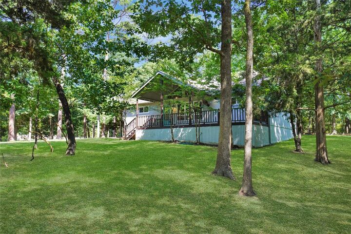 Property Photo: 245 Larchwood Path TX 75765