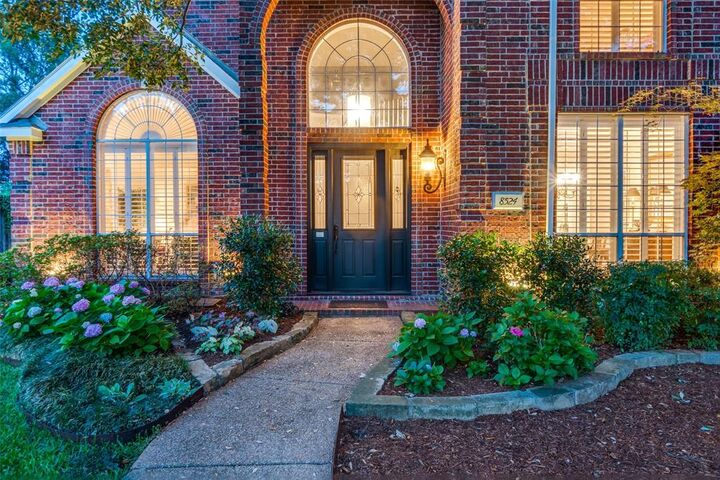 Property Photo: 8524 Breakers Point TX 75243