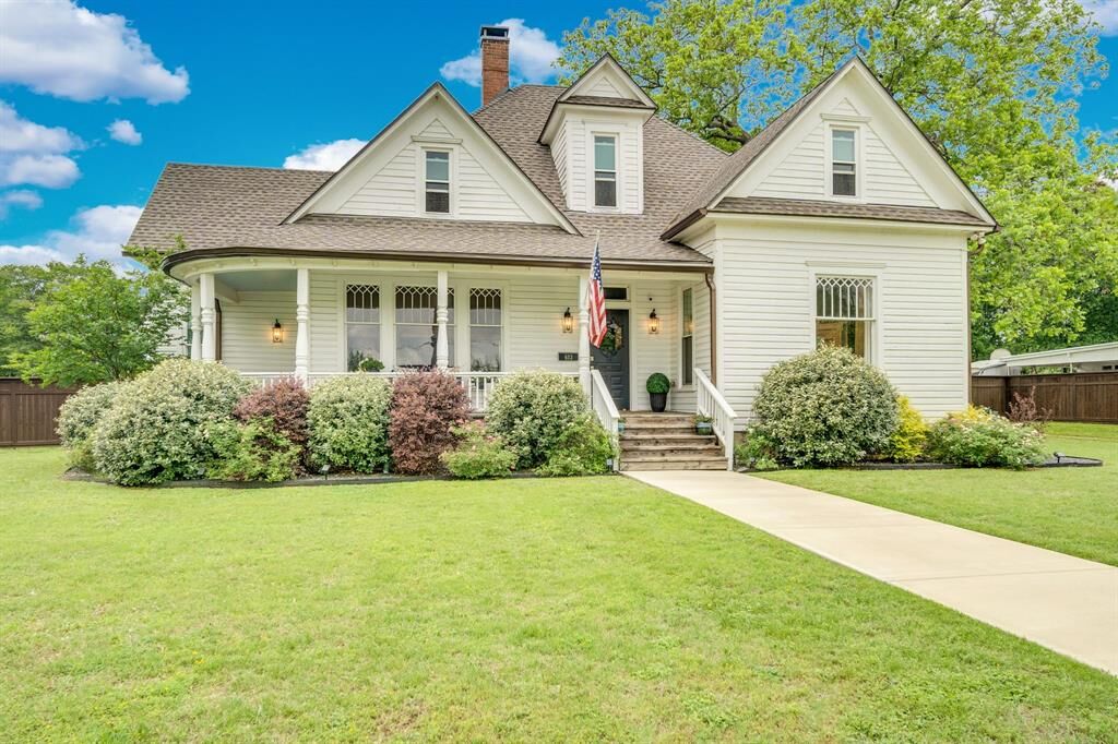 Property Photo:  603 Highland Avenue  TX 75165 