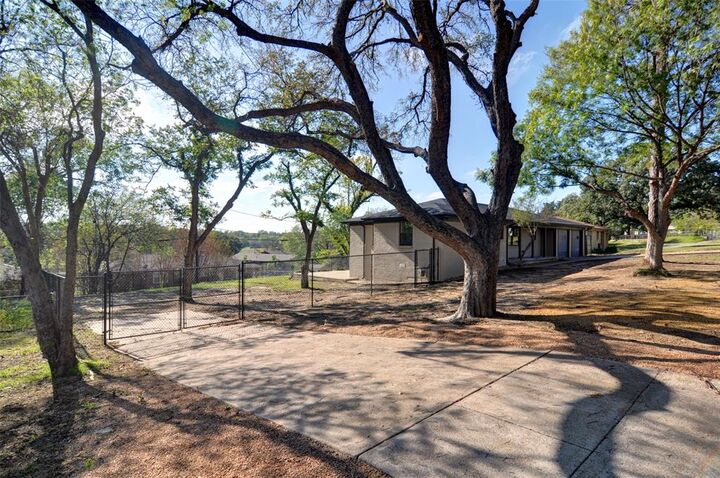 Property Photo:  5549 Sam Calloway Road  TX 76114 
