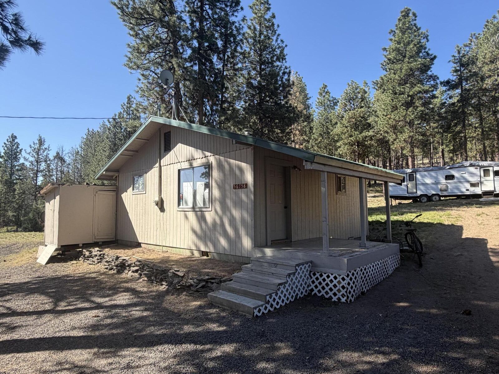 Property Photo: 56758 Whitmore Street OR 97622