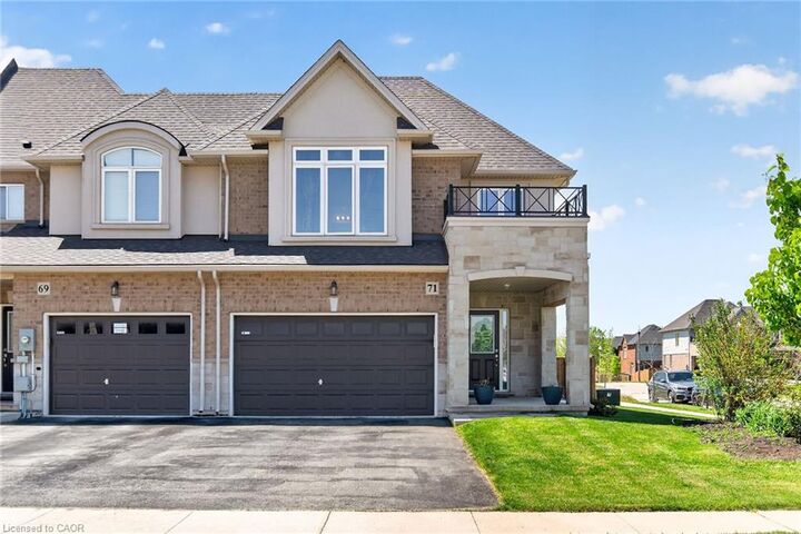 Property Photo:  71 Foothills Lane  ON L8E 0K1 