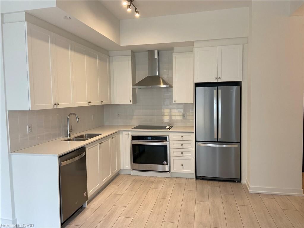 Property Photo:  55 Duke Street W 203  ON N2G 1A6 