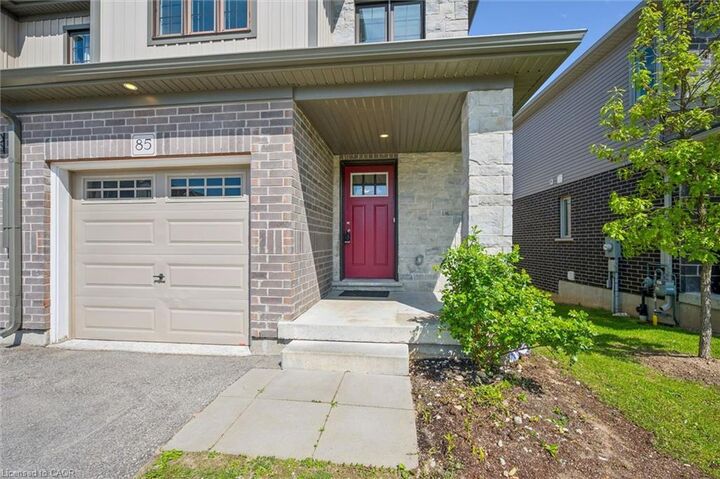 Property Photo:  135 Hardcastle Drive 85  ON N1S 0B6 