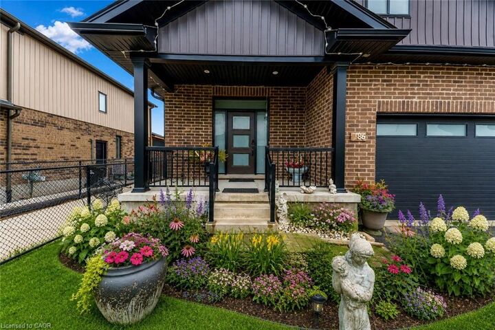 Property Photo:  86 Woodberry Crescent  ON N3B 0C8 