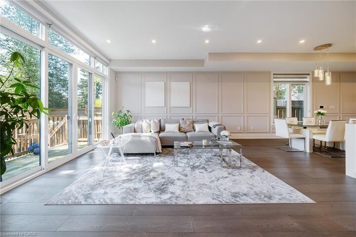 Property Photo: 25-A Tecumseth Avenue ON L5G 1K5