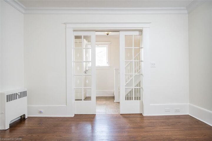 Property Photo:  209 Allan Street  ON L6J 3P2 