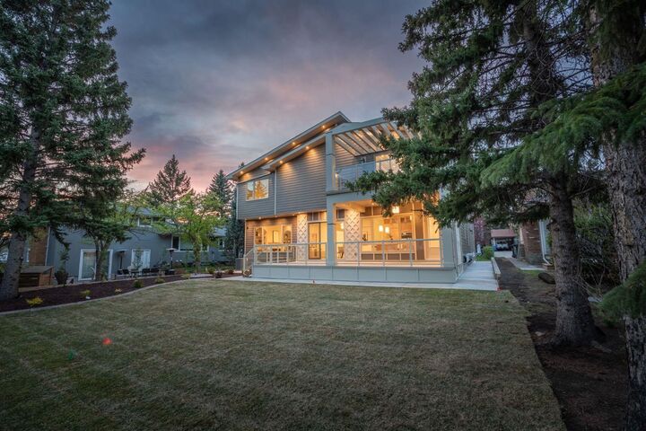 Property Photo: 26 Varsplain Place NW AB T3A 0C7