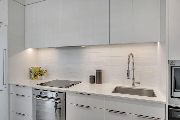 Property Photo: 3125 39 Street NW 211 AB T3B 6H5