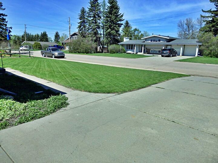 Property Photo:  4617 55 Avenue  AB T9X 1R2 