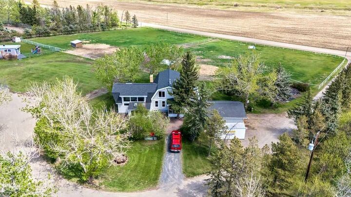 Property Photo: 253043 Range Road 280 AB T1Z 0E3