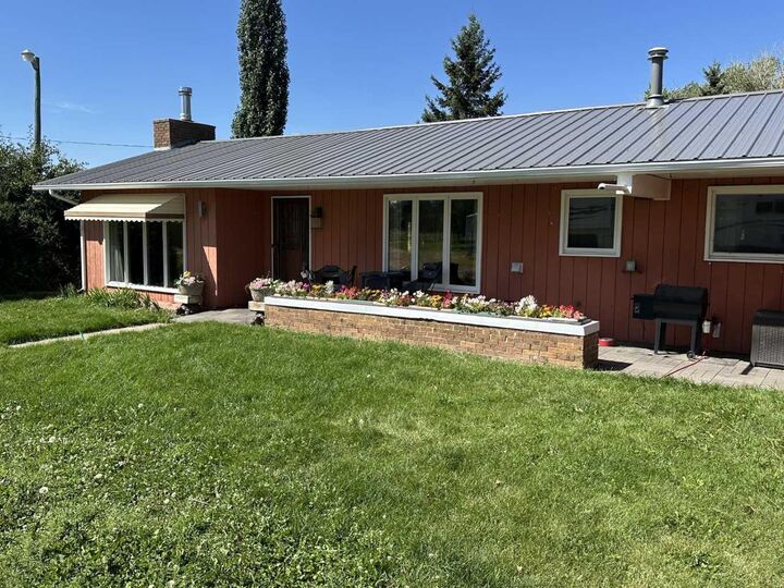 Property Photo: 32276 Highway 2 A AB T4H 1T8