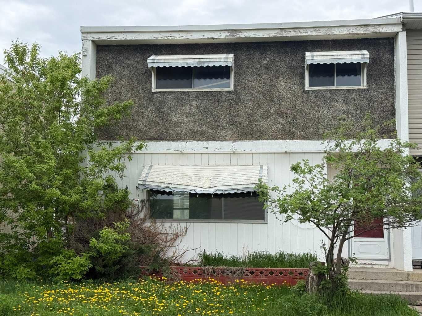Property Photo:  9507 89 Avenue  AB T8S 1G7 