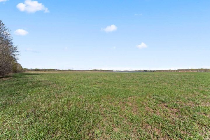 Property Photo: 422 Range AB T9M 1P3