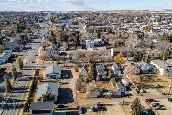 Property Photo:  4807 C 47 Street  AB T4V 1J7 