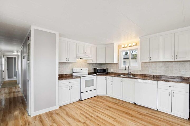 Property Photo:  418 Kanel Drive NE  AB T1V 1J6 