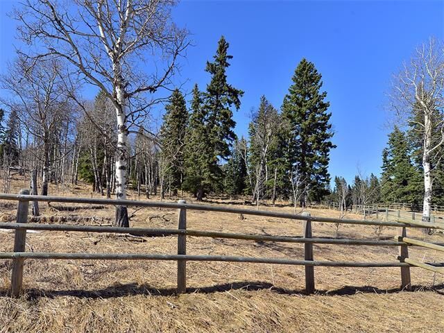 Property Photo: 15 Kicking Horse Way AB T0L 1K0