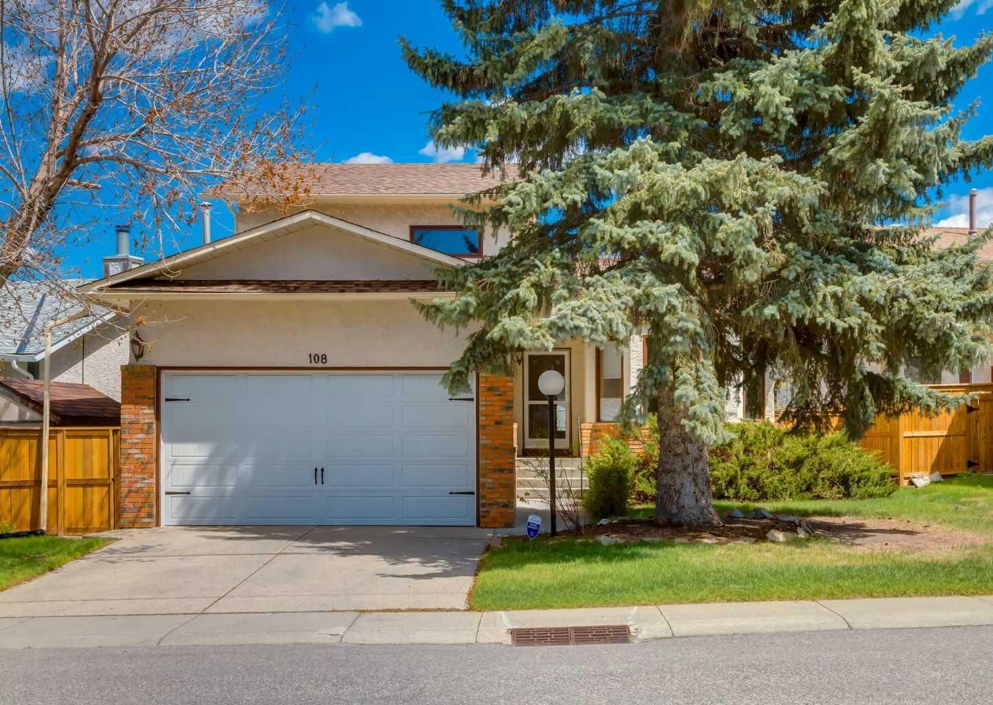 Property Photo:  108 Sanderling Rise NW  AB T3K 3B3 