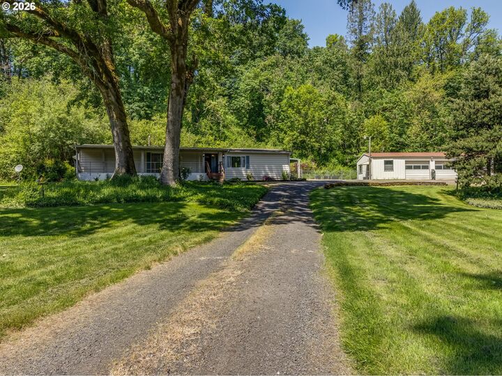 Property Photo:  215 E Scott Ave  WA 98674 