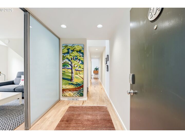 Property Photo: 1009 NW Hoyt St 204 OR 97209
