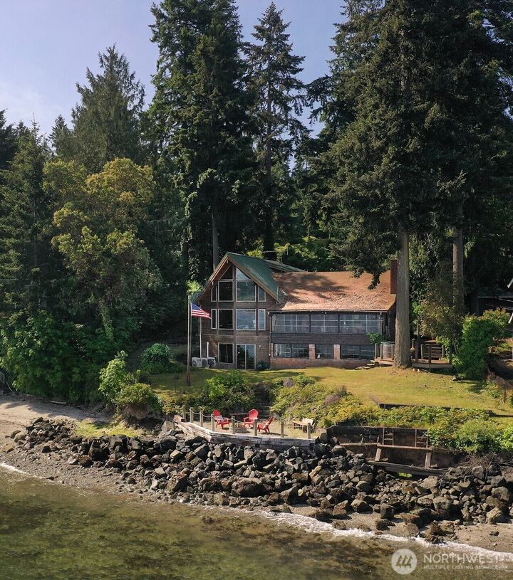Property Photo:  6069  Watauga Beach Drive E  WA 98366 