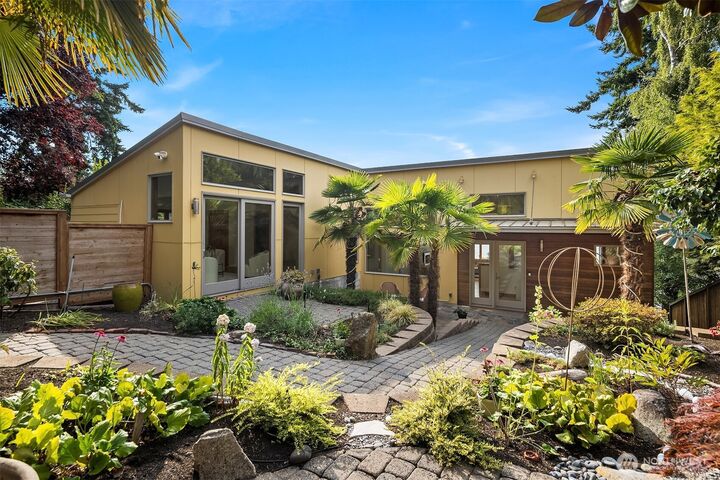 Property Photo:  16947  Maplewild Avenue SW  WA 98166 