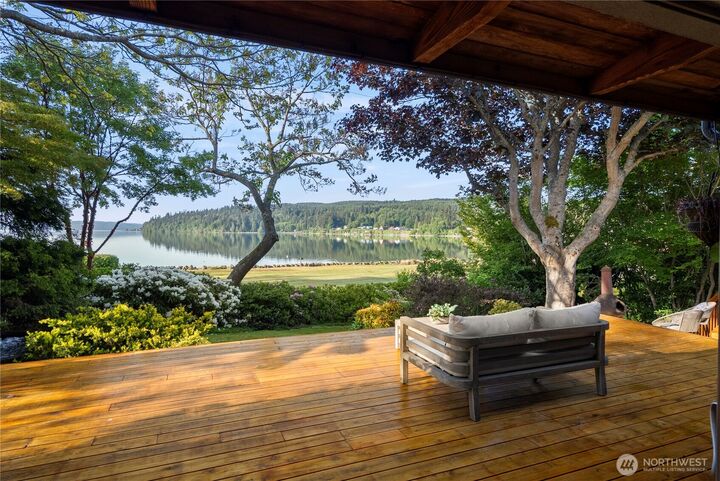 Property Photo:  112  Merridith Street  WA 98365 