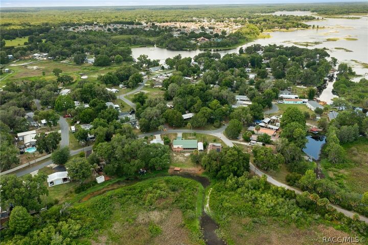Property Photo: 4190 E Lake Park Drive FL 34442