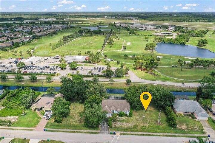 Property Photo: 286 Main Street FL 32958